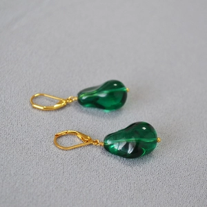 French minimalist gold earrings with emerald glass teardrops and baroque pearl accents