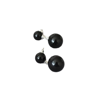Boucles d'oreilles en argent 925 avec double perles en onyx noir au style minimaliste