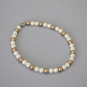 Maillard style retro necklace with oversized champagne pearls and metal buckle