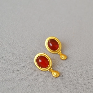 Vintage matte gold earrings with oval red onyx and droplet pendant for women