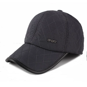 Herren Winter-Basecap mit Rautensteppung und Gehörschutz in Dunkelgrau meliert
