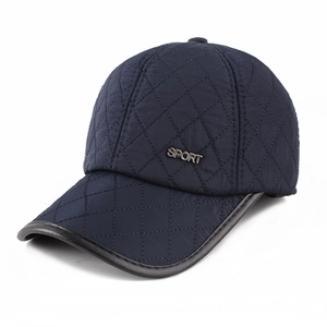 Gesteppte Winter-Baseballkappe mit SPORT-Metallschild und Ohrenklappen in Marineblau