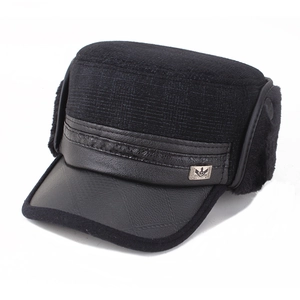 Détail de la casquette d'hiver pour hommes avec protège-oreilles et doublure chaude