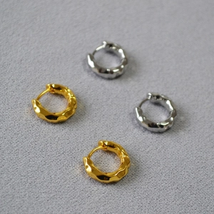 Niche Minimalist Brass Gold Plated Hammered Texture Hoop Earrings For Women Light Luxury Daily Commute Geometric Earrings
