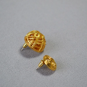 Chic 925 silver needle hollow woven gold ball earrings with vintage French design