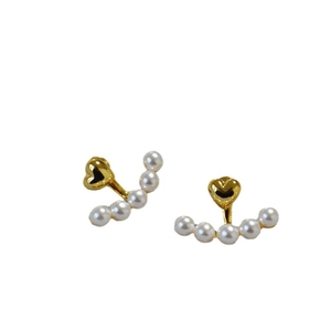 Elegant gold heart earrings with white pearls in a fan-shaped design for women