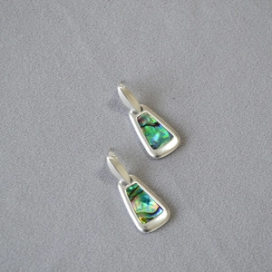 Retro geometric earrings with colorful abalone shell inlay in 925 silver finish