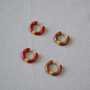 Boucles d'Oreilles Créoles en Laiton Plaqué Or et Émail Rétro Français Pour Femmes Minimaliste Vintage Rouge Café Bijoux d'Oreille