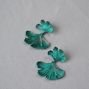 Retro oxidized blue-green ginkgo leaf earrings with realistic vein texture on fabric