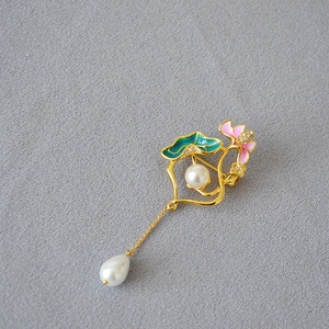 Broche Fleur De Lotus Vintage Femmes Email Rose Vert Fait Main Laiton Plaqué Or 18K Avec Pompon En Künstliche Perles
