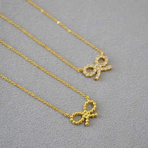 Collier Pendentif Nœud Papillon en Laiton Plaqué Or pour Femmes Chaîne de Clavicule en Zirconia Perlée Bijoux de Mode