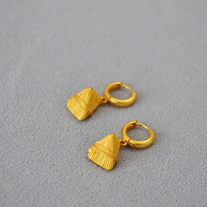 New Chinese style brass gold dragon boat earrings with textured triangle pendants