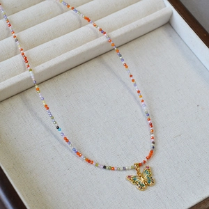 Collier Pendentif Papillon en Émail pour Femme Perles de Zirconia Colorées Chaîne en Cuivre Plaquée Or Style Japonais Doux