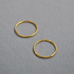 Minimalist Brass 18K Gold Plated Hammered Texture Stacking Band Ring For Women Fashion Niche Design Plain Finger Ring Jewelry