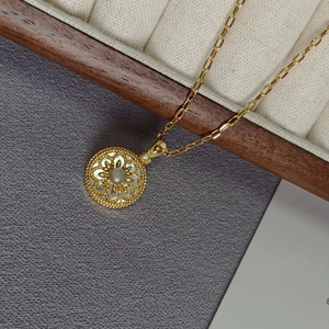 Retro 18K Vergoldet Messing Rund Blume Anhänger Halskette Mit Mondstein Perlmutt Halsbeinkette Schmuck Damen