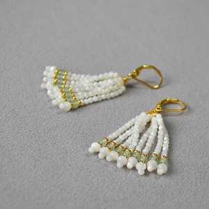 Boucles d'oreilles artisanales en éventail style chinois avec turquoise et nacre