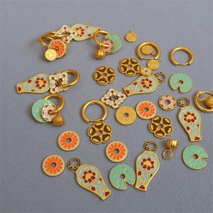 Boucles d'Oreilles Créoles Amovibles en Laiton et Émail de Style Chinois Vintage pour Femmes Bijoux Ethniques Plaqués Or Motif Lotus Orange et Vase