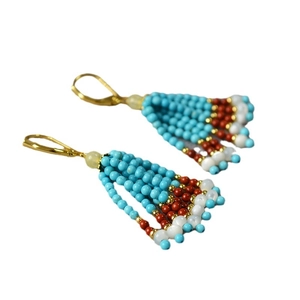 Boucles d'oreilles bohèmes faites main avec perles turquoise et coquillages