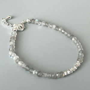 Faceted grey labradorite beaded bracelet with S925 silver clasp and diamond-shaped spacers