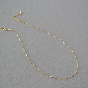 Collier Délicat Minimaliste Français Laiton Plaqué Or Imitation Künstliche Perle Bijoux Élégants Pour Femmes