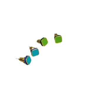 Orecchini a perno quadrati minimalisti in argento 925 con smalto blu e verde