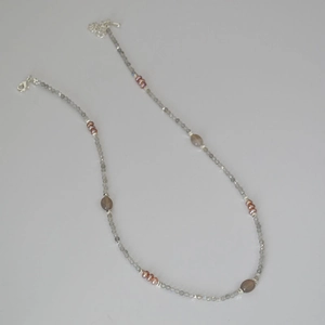 French Retro Handmade Natural Grey Labradorite Beaded Necklace With Freshwater Pearl Alloy Clasp For Women Elegant Jewelry