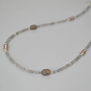 Minimalist labradorite necklace with freshwater pearls and grey faceted gemstones