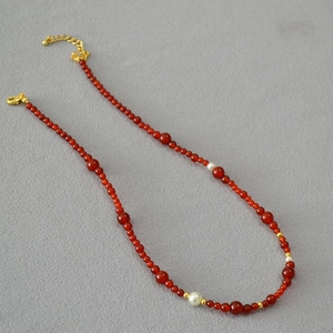 Retro red agate and tiger eye beaded necklace with pearls and gold spacers in U-shape