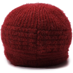 Dettagli del cappello in maglia rosso scuro con fodera in pile per il caldo inverno