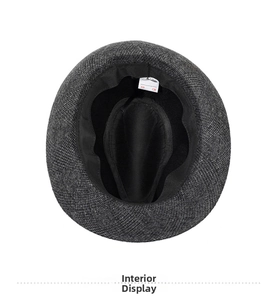 Détail du chapeau fedora gris à chevrons pour homme avec doublure chaude et étiquette de 58cm