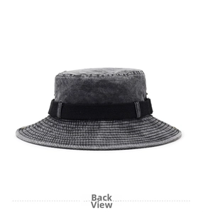 Détail de la vue arrière d'un chapeau de soleil à larges bords en coton avec texture délavée