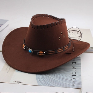 Détail du chapeau de cowboy marron avec bande turquoise et bord cousu à la main