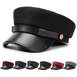 Options de couleurs pour casquette de marin avec visière en cuir et boutons dorés