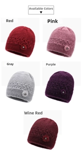 Cappelli invernali in maglia per donne anziane in cinque colori con fiori perlati