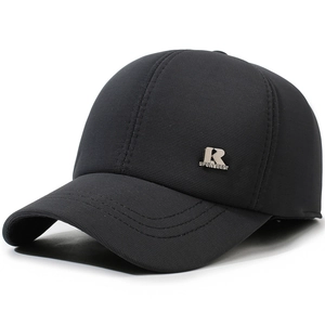 Herren Winter Baseballkappe in Schwarz mit Sport-Metalllogo und Strickstruktur