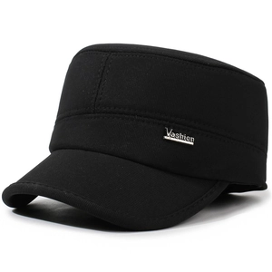 Klassische schwarze Herren-Cadet-Cap aus Baumwolle mit metallischem Vashion-Logo-Detail