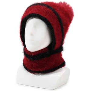 Cagoule tricotée bordeaux pour femme avec cache-col intégré et pompon duveteux chic