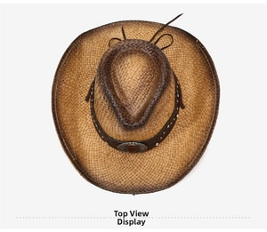 Vue de dessus d'un chapeau de cowboy en paille avec des clous en métal et une boucle vintage