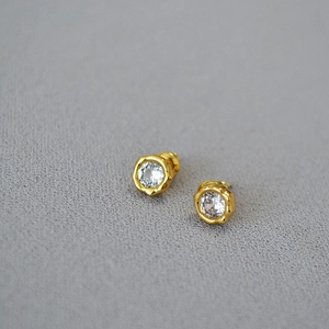 Elegant 925 silver needle gold stud earrings with irregular bezel-set round zircon stone