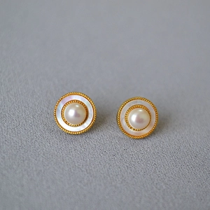 Elegant gold round stud earrings with freshwater pearl and white shell inlay detail