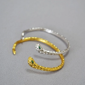 Bracciale Rigido Aperto a Serpente in Ottone con Zirconia per Donna Bracciale a Polsino Regolabile con Texture Gioielli di Moda Placcati Oro Argento