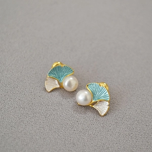 Ginkgo leaf stud earrings with freshwater pearls and gold-plated brass for women