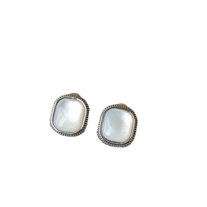 Minimalist square mother-of-pearl stud earrings with silver beaded edges for women