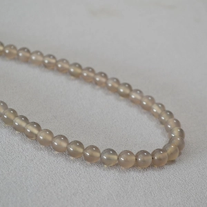 Collier de perles en agate gris fumé poli avec pierres naturelles pour femmes