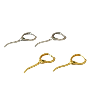 Paire de boucles d'oreilles serpent en or et argent avec yeux sertis de gemmes