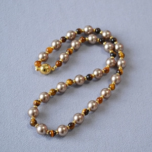 Maillard style tiger eye and champagne pearl necklace with golden magnetic clasp