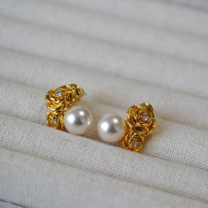 Elegant 925 silver needle rose flower pearl earrings with sparkling zircon crystals