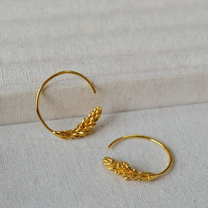 Elegant gold-plated wheat ear hoop earrings with a polished C-shaped geometric design