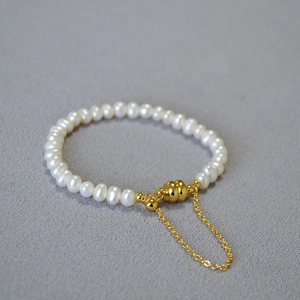 Bracelet de Perles Baroques d'Eau Douce Irrégulières Design de Niche Minimaliste Laiton Plaqué Or Fermoir Magnétique