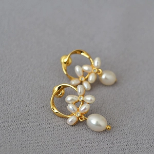 Elegant 925 silver needle pearl flower earrings with gold drop pearls for women